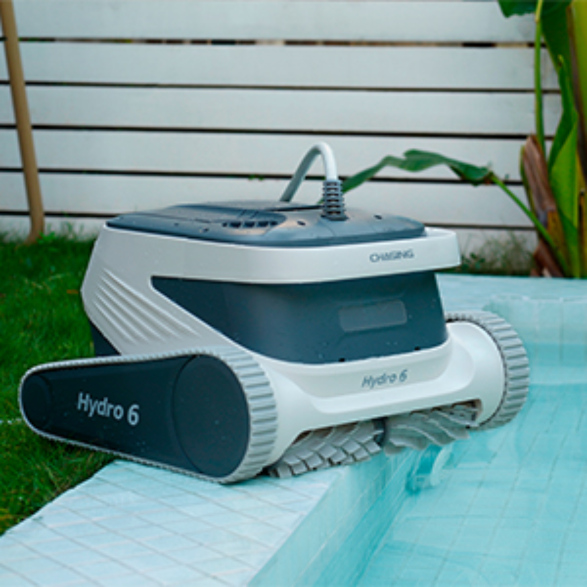 Chasing Hydro 6 Robotic Pool Cleaner with 18m Cable
